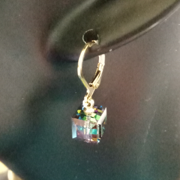 Austria Crystal Cube Necklace and Earrings - Picture 3 of 4